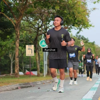 Runner Photo 5686046