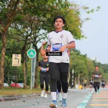Runner Photo 5686156