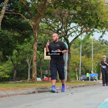 Runner Photo 5687353