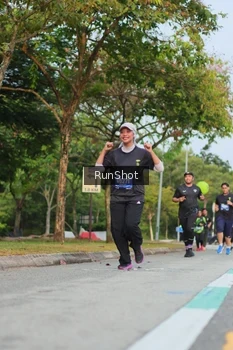 Runner Photo 5687371