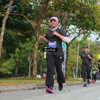 Runner Photo 5687380