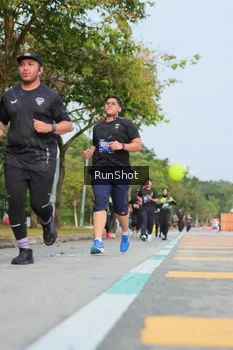 Runner Photo 5687435