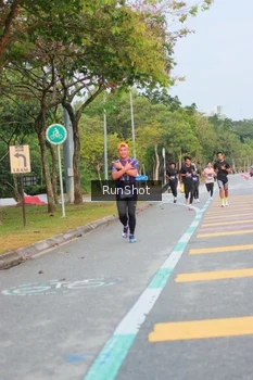 Runner Photo 5687744
