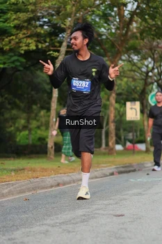 Runner Photo 5687765