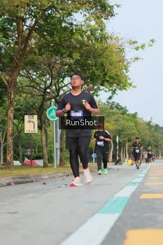 Runner Photo 5688059