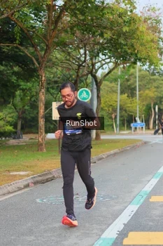Runner Photo 5690020