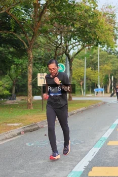 Runner Photo 5690022