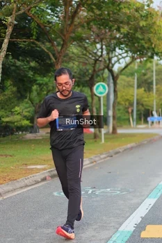 Runner Photo 5690024