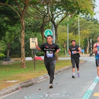 Runner Photo 5690037