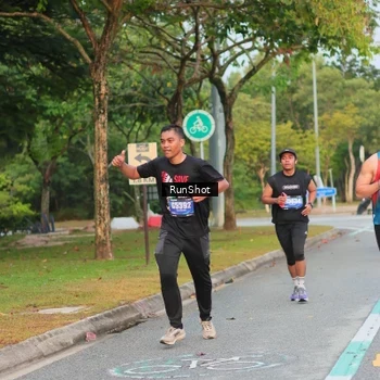 Runner Photo 5690040
