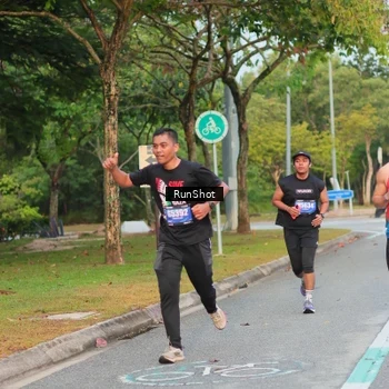 Runner Photo 5690041