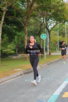 Runner Photo 5690104