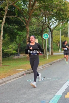 Runner Photo 5690106