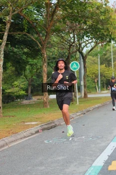 Runner Photo 5690117