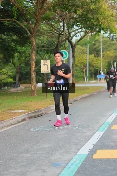 Runner Photo 5690318