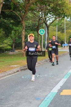 Runner Photo 5690339