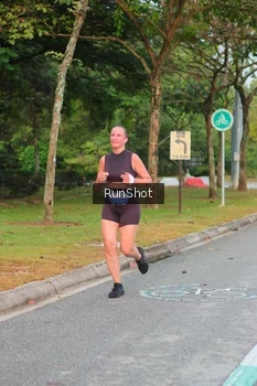Runner Photo 5690415