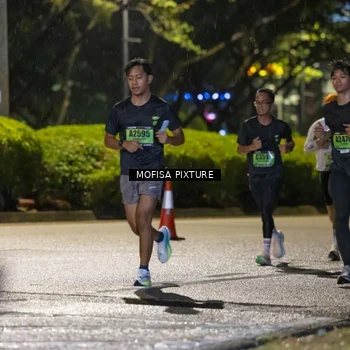 Runner Photo 5692124