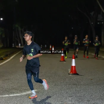 Runner Photo 5696667