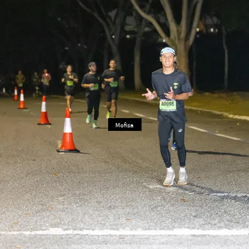 Runner Photo 5700009