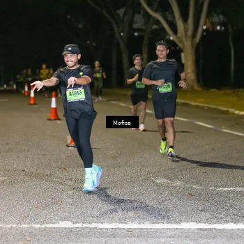 Runner Photo 5700028