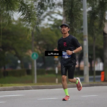 Runner Photo 5736002