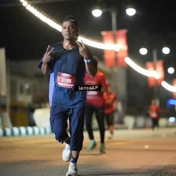 Runner Photo 5774123