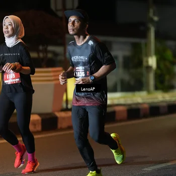 Runner Photo 5774235