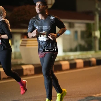 Runner Photo 5774240