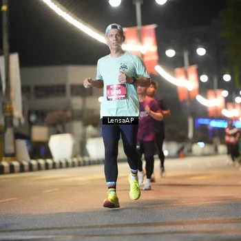 Runner Photo 5774901