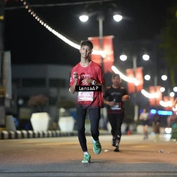 Runner Photo 5775241