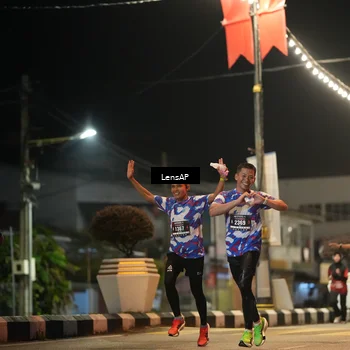 Runner Photo 5776355