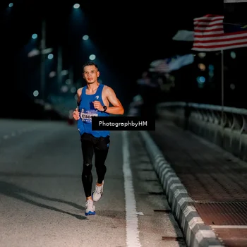 Runner Photo 5793244