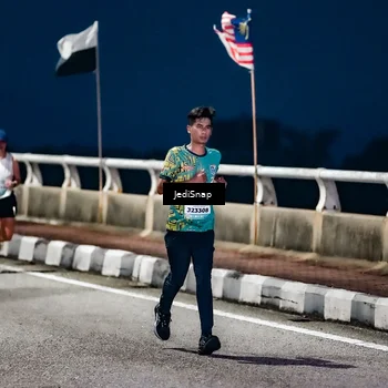 Runner Photo 5801005