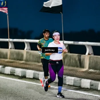 Runner Photo 5801040