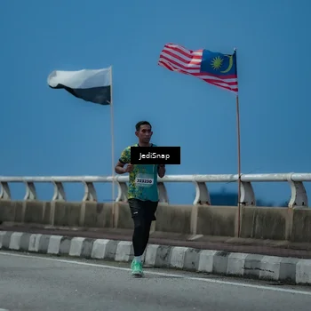 Runner Photo 5801234