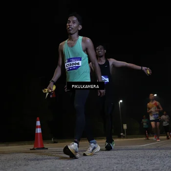 Runner Photo 5816004
