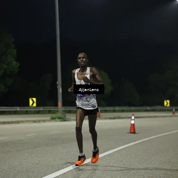 Runner Photo 5833681