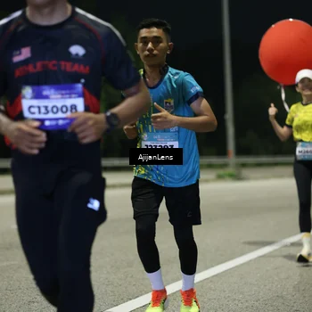 Runner Photo 5847371