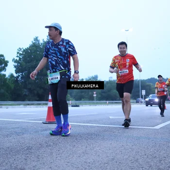Runner Photo 5853003