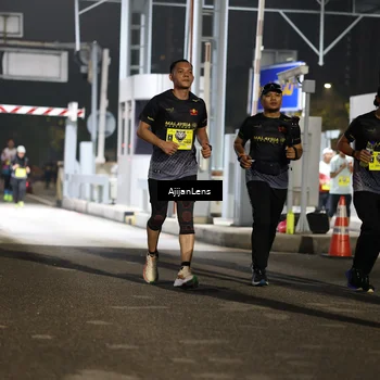 Runner Photo 5860444