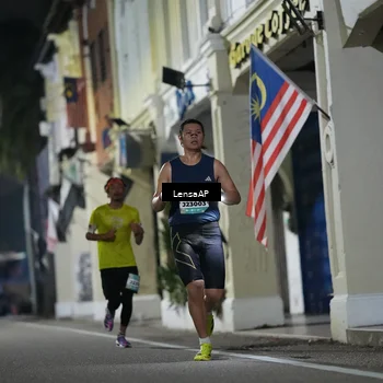 Runner Photo 5865045