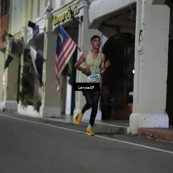 Runner Photo 5865329