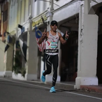 Runner Photo 5865442