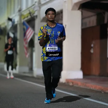 Runner Photo 5865591