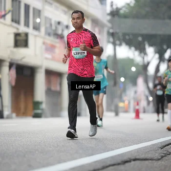 Runner Photo 5867140