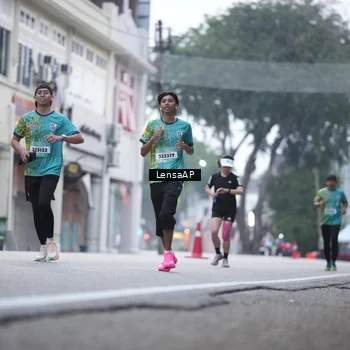 Runner Photo 5867240