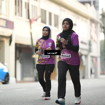 Runner Photo 5874022