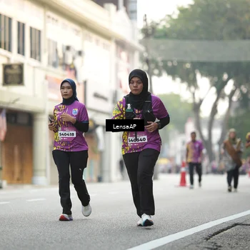 Runner Photo 5874030