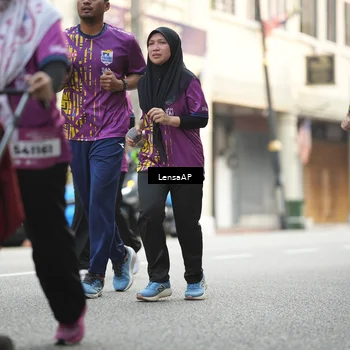 Runner Photo 5875149
